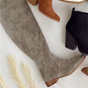 Mi.iM Over the Knee Sloucy Gray Boots
